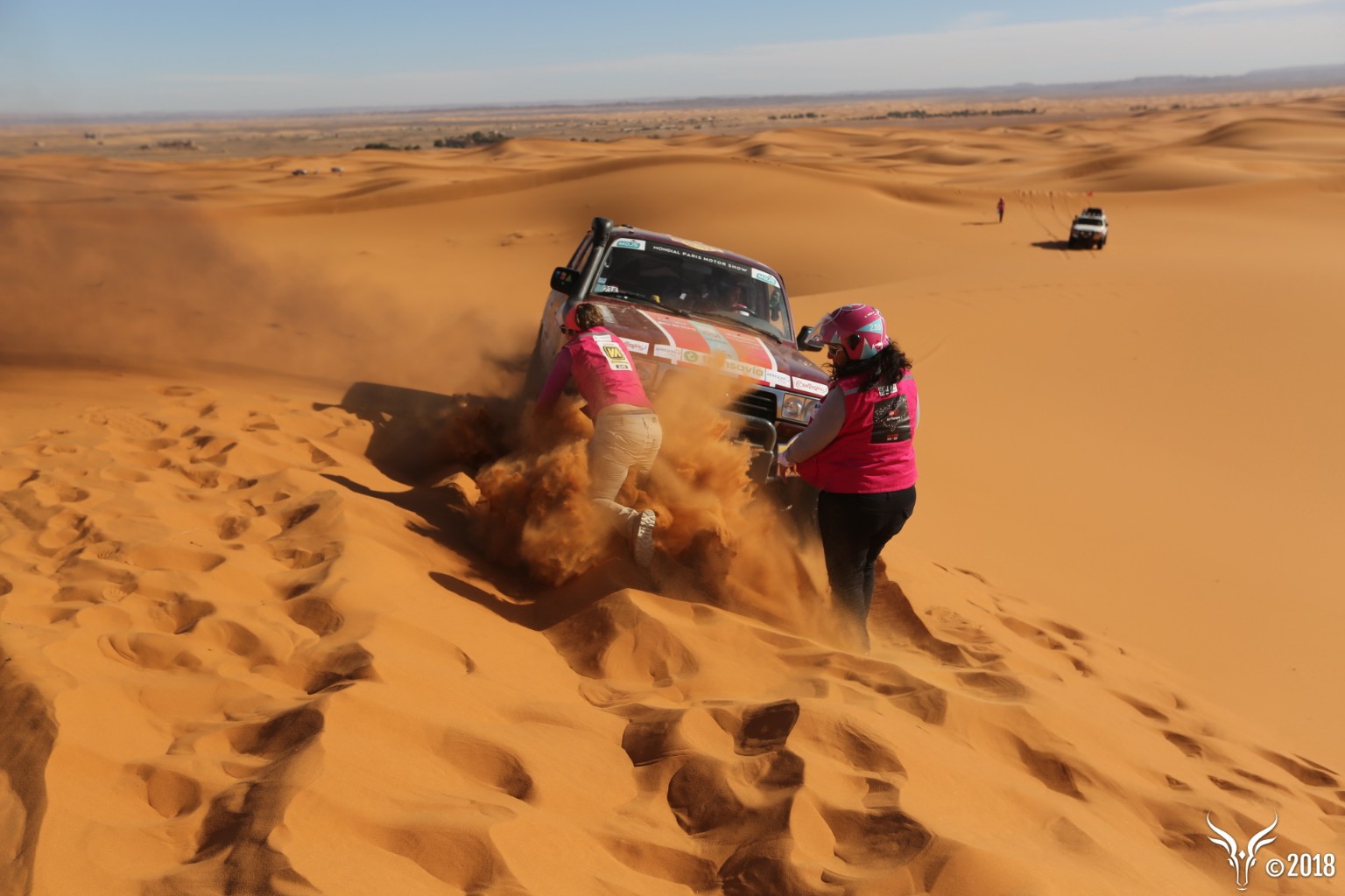 4x4 en action dans les dunes marocaines